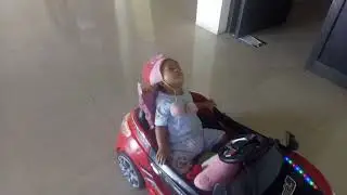 Balita Lucu !!! Tertidur Di Saat Bermain
