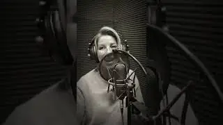 Помолись за наших, мама. Им еще идти. За рекой лежит победа, до реки - кресты.