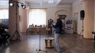 Дмитрий Зотов на книжной ярмарке
