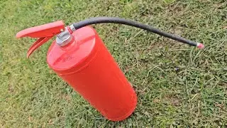 Having learned this secret, you will never throw away an empty fire extinguisher. A brilliant idea !