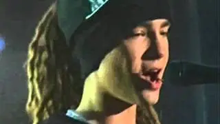Tom Kaulitz Singing Raise Your Hands Together Live