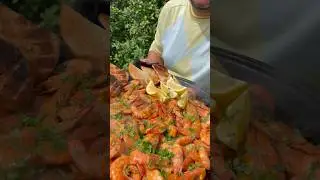 КРЕВЕТКИ 🍤 В КАЗАНЕ ! Рецепт очень вкусный на СЛИВОВОМ МАСЛЕ , на природе