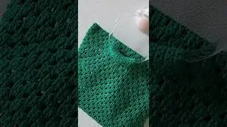 Наконец закончила один процесс и уменьшила запас пряжи.🧶🧶🧶 Коко усердно помогала тут рядышком.