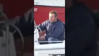 Конь не выдержал, прессинга красавицы...