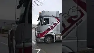 Mobilstalltransport durch eine unserer Speditionen zum Kunden