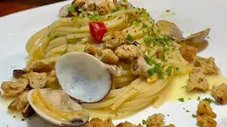 Clams and Tarallo, a delicious dish