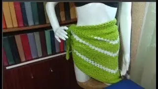 Парео из половинки квадрата крючком.
