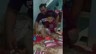 #LAGI SENENG BUKA KADO#