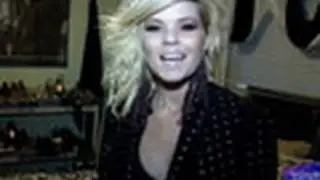 Kimberly Caldwell shows you her pad