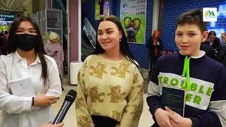 Специалисты СахОУНБ провели танцевальный флешмоб в поддержку чтения