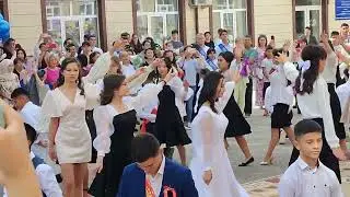 Чирчик 2022. школа N14 Выпускники 11 А, Б, Г класса. Другой вариант у меня Инстаграме. nmet.oo