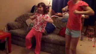 nintendo Wii just dance Funny girls dancing cotton eye joe