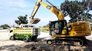 Loading scalving untuk perbaikan jalan kampung Cikakak Tegal Waru  plered Purwakarta Jawa Barat