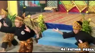 PENCAK SILAT LIGAR MUSTOFA TAMPIL DI WISUDA RA DZUHAINAH
