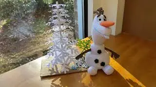 Holiday Arts & Crafts: Snowflake Tree
