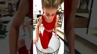 1 Minute To Get Epic Photo in Target!