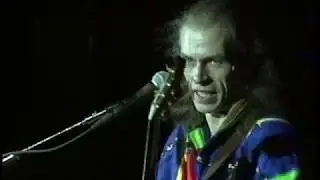 YES - UNION 1991 "On acoustic guitar, the Maestro, Mr. Steve Howe"