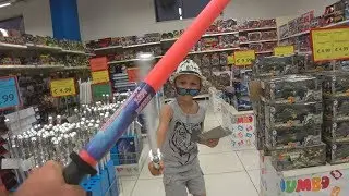 Как выбраться из магазина детских игрушек на Кипре How to get out of the toy store in Cyprus GT Kids