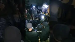 ⚡️Ангренда нефт базада труба ёрилиб тоза БЕНЗИН денгиз бўлиб оқяпти, бир киши ёниб кетди