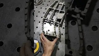 сварка подножки экскаватора JCB . 