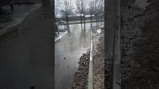 Наводнение порыв трубы.
