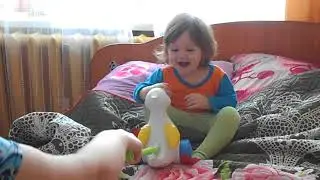 Детский смех.
