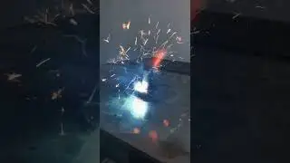 Pulse Laser Cleaning Machine: Removing Oil Stains from Screw Surfaces.#shorts