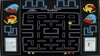 jugando pac-man en un emulador