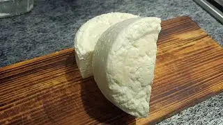 Сыр из молока с солью