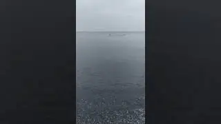 Пасмурная погода и прозрачное спокойное море 🌊👍☁️Утро 02.10.2023 в Адлере