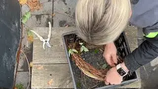 Wreath   Vine form HB