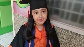 foto wisuda TK kak mile