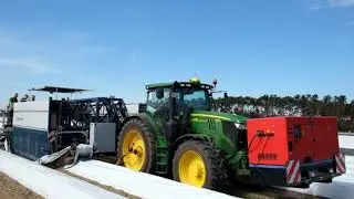 selektiver Spargelernter bei der Ernte