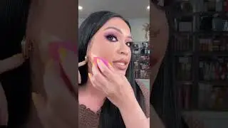 CELEBRITY MAKEUP SECRETS: BRONZER