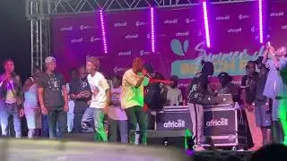 JIZZLE & MOLZE - Did this on Stage