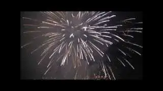 FUOCHI D'ARTIFICIO sul mare estate scorsa tra la Francia e Italia