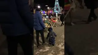 Тима и Папа на елке 3