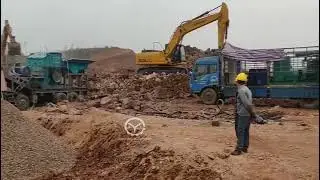 Mobile box hammer crusher and vibrating screen, moverable stone crushing plant. #stone #crushing