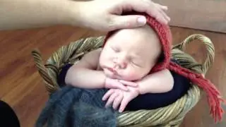 Kelly Brown talks about her baby in a basket pre-shoot at creativeLIVE