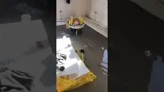 Прорвало трубу 😱Строители затопили дом😱