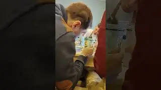 Сегодня покрывали глазурью наши вылепленные глиняные изделия, с мастер-класса о котором я рассказ...