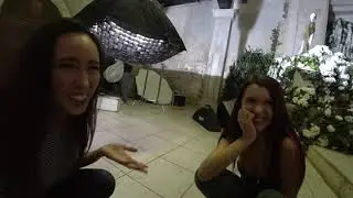 Backstage съемок рекламы. Сиськи. Девочки в камере.