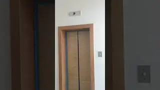 Нерабочий лифт ЩЛЗ 1993 г. в 500 кг. (Ул. Солнечная 2В, г.п Россь, Дом быта) #elevator #кмз #лифтмлз