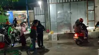 membatu bekerja
