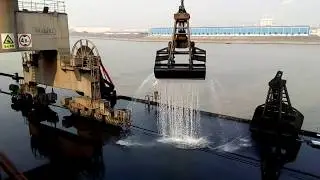 Как китайцы очень быстро замывают причал