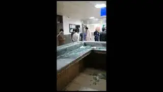لاہور اندرون شہر کے سوئی گیس آفس میں افغانی عورتوں کا حملہ