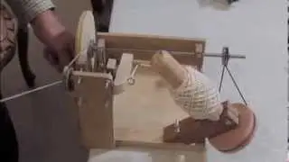 Enconadora de lana, bobinadora o devandor de lana, wool winders.