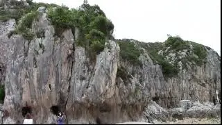 Escalada en Cuevas del Mar Nueva de Llanes