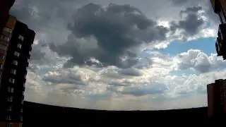 Набежала толстая туча, напугала и унеслась!