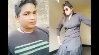very funny reaction on girl dance tik tok